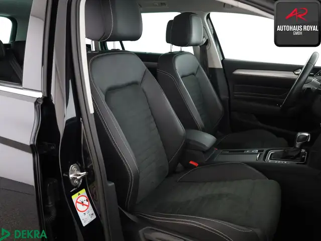 Volkswagen Passat view 11