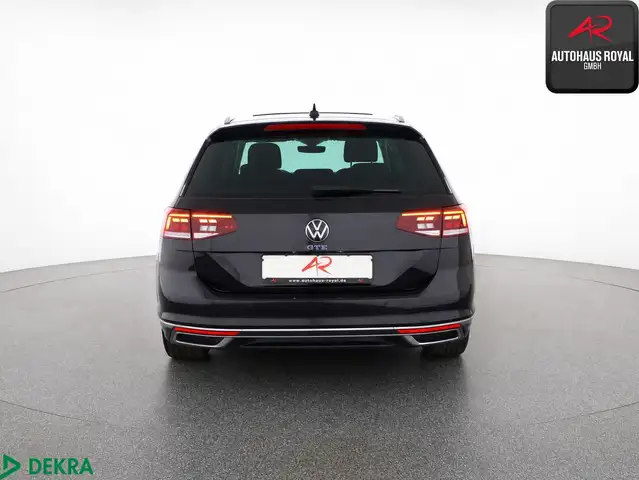 Volkswagen Passat view 4
