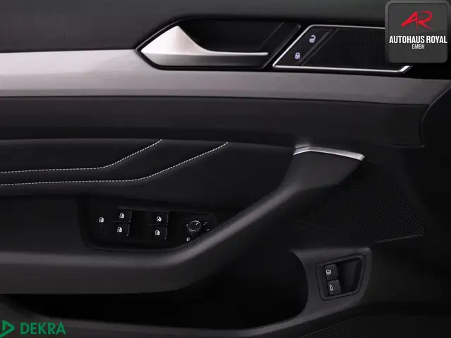 Volkswagen Passat view 14