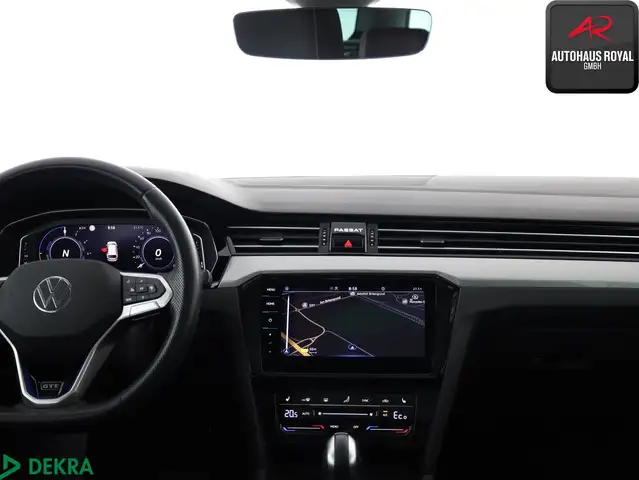 Volkswagen Passat view 9