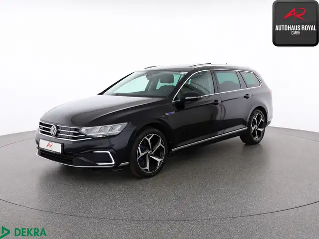 2022 Volkswagen Passat in Black for sale
