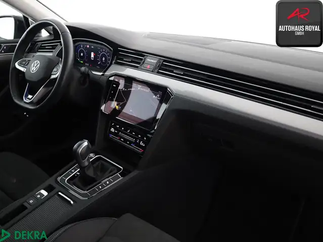 Volkswagen Passat view 10