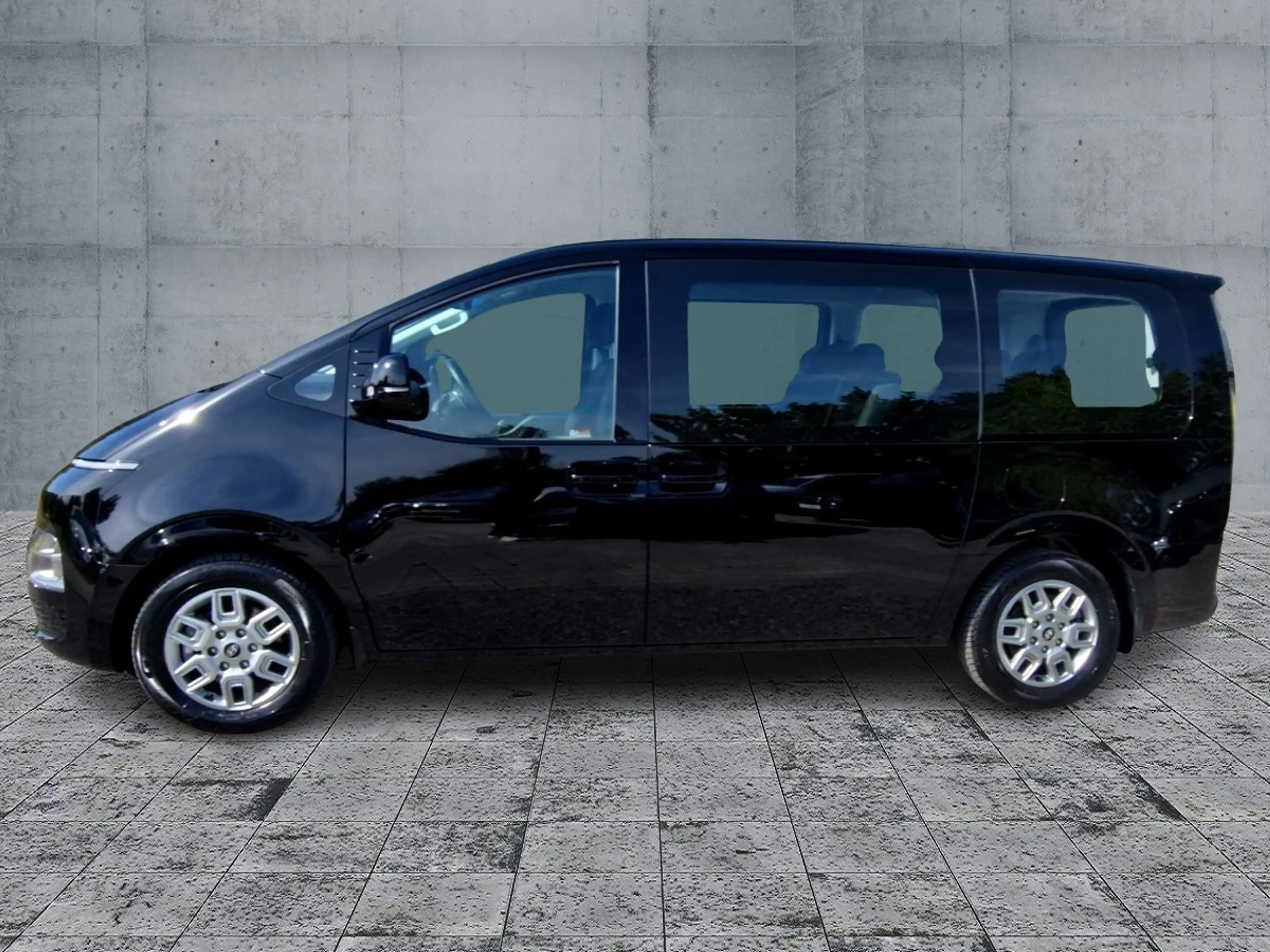Hyundai STARIA 1.6 T-GDI Trend HEV (225PS) 9-Sitzer — photo 2