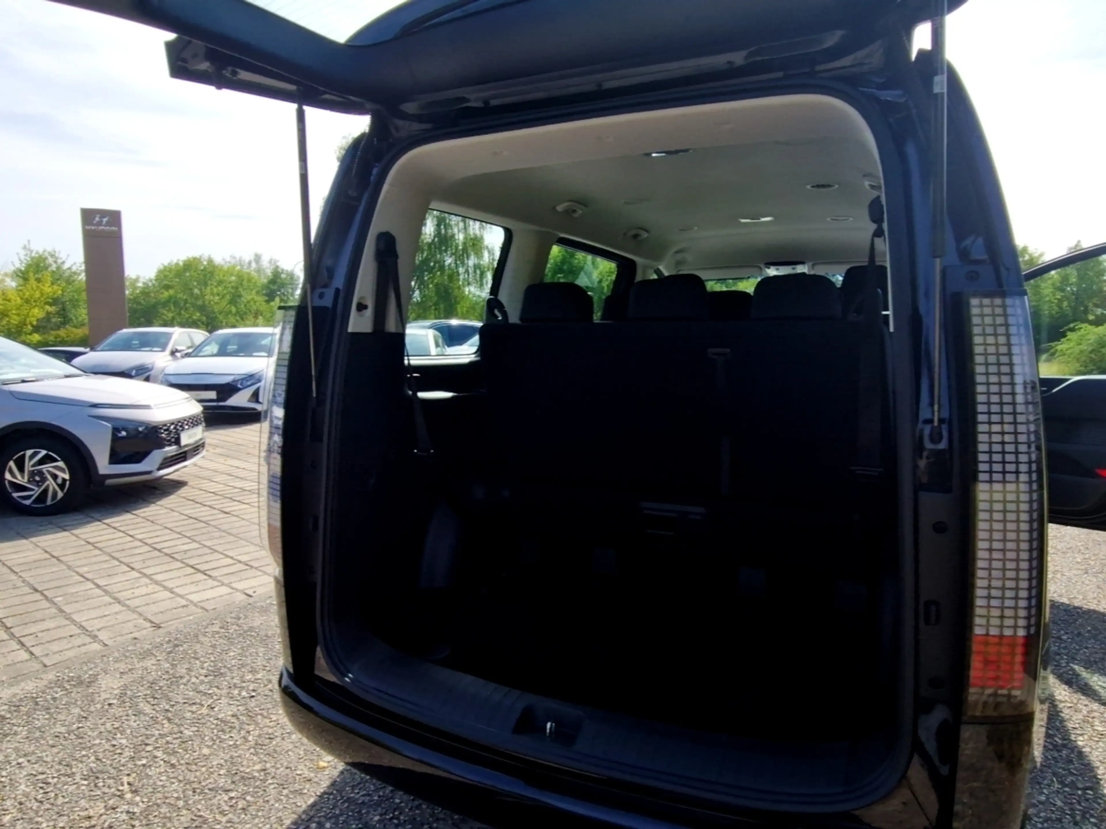 Hyundai STARIA 1.6 T-GDI Trend HEV (225PS) 9-Sitzer — photo 13
