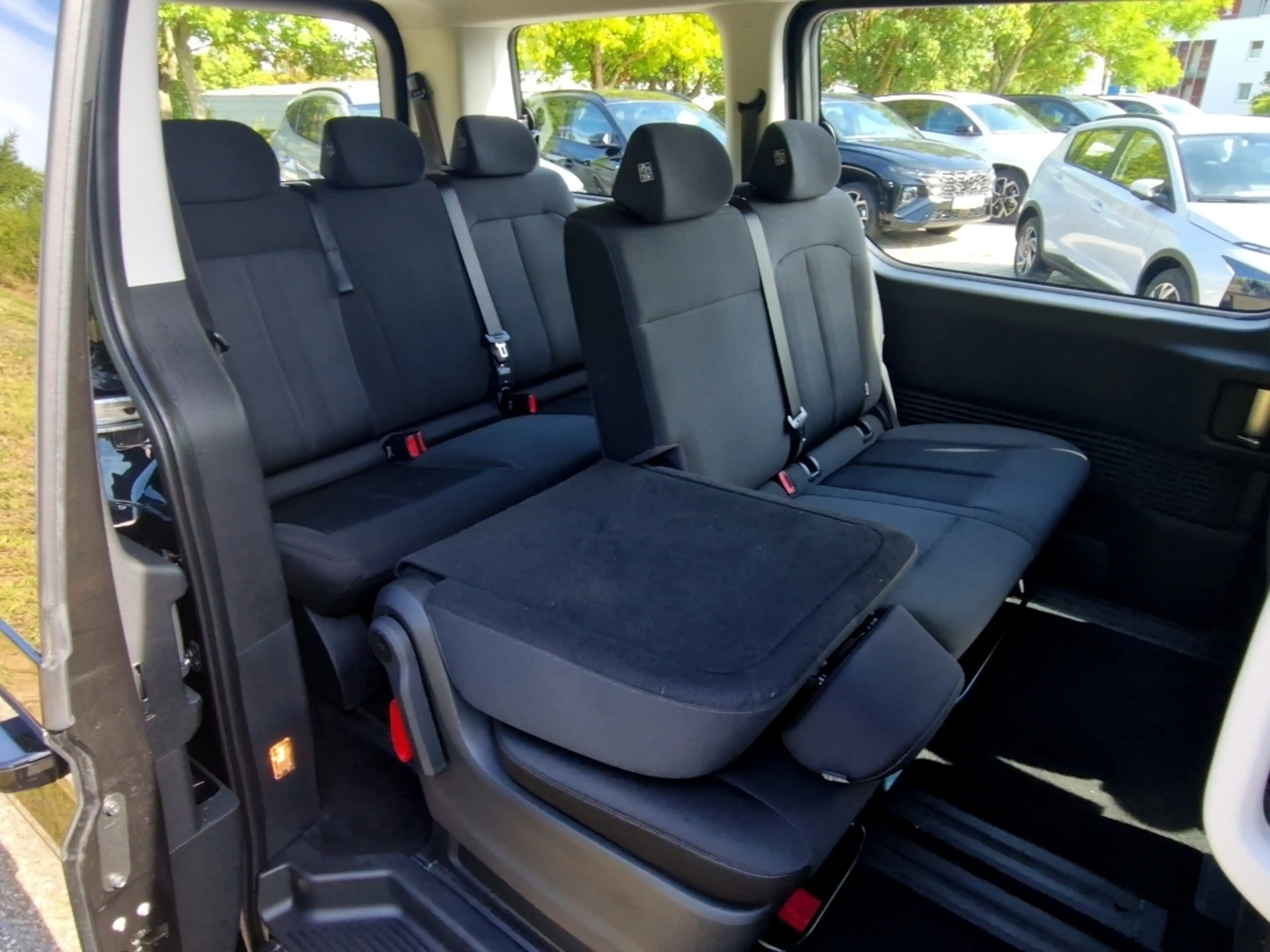 Hyundai STARIA 1.6 T-GDI Trend HEV (225PS) 9-Sitzer — photo 12