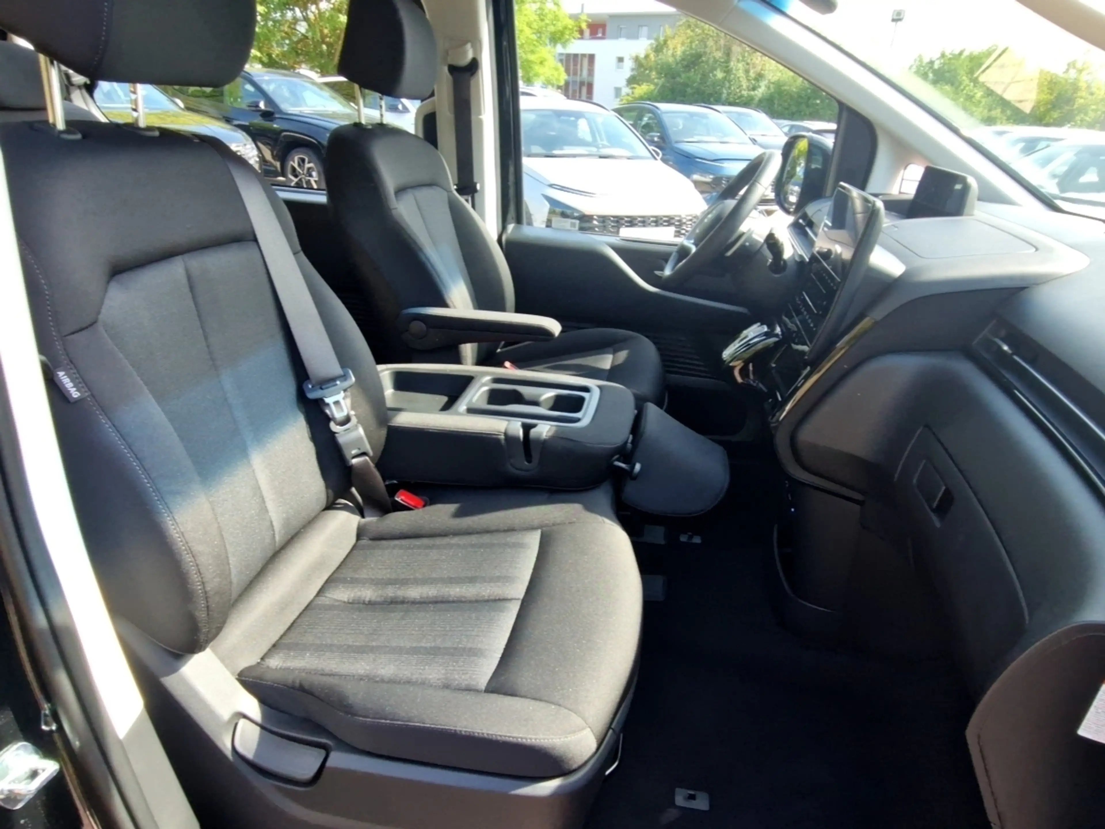 Hyundai STARIA 1.6 T-GDI Trend HEV (225PS) 9-Sitzer — photo 11