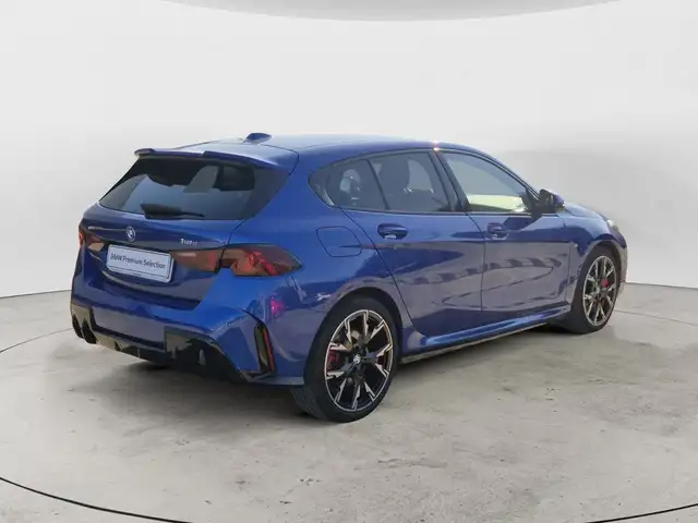 BMW 1 Series view 4