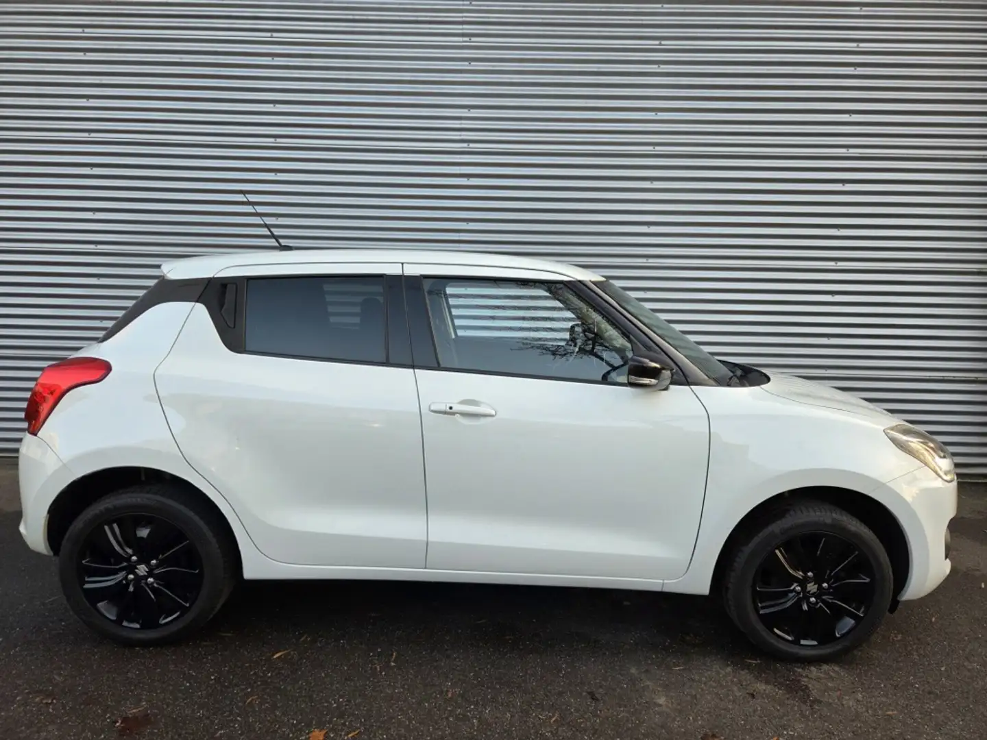 Suzuki Swift 1.2 Select All Grip Blanc - 1
