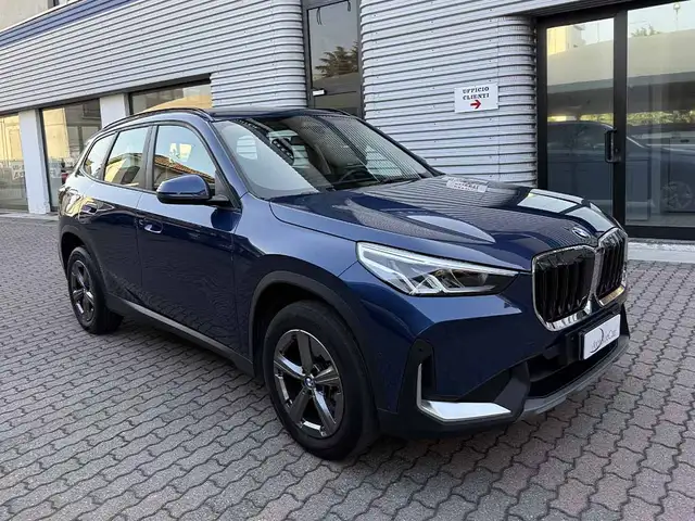 BMW X1 view 3