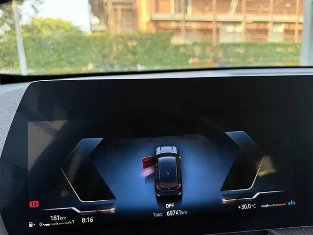 BMW X1 view 10