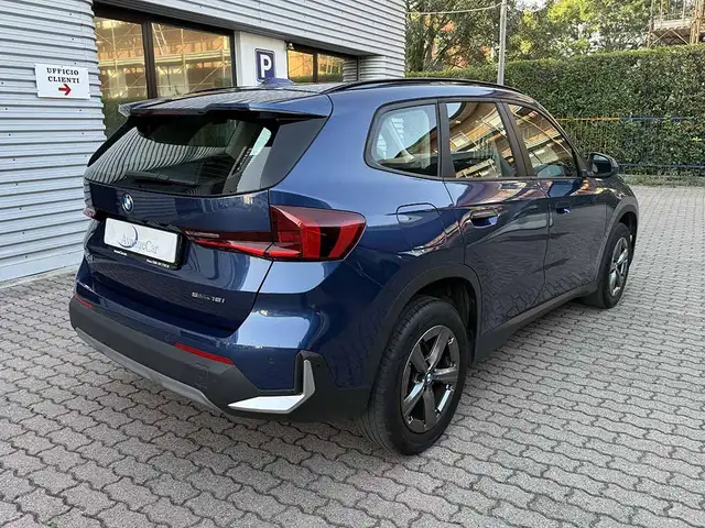 BMW X1 view 5