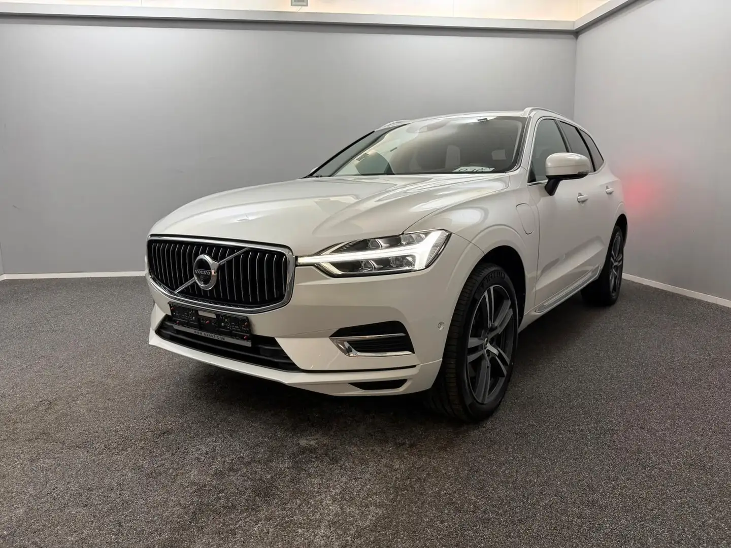 Volvo XC60 T6 INSCRIPTION*PANO*PILOT*360*20Z*AHK*STD-H Weiß - 1