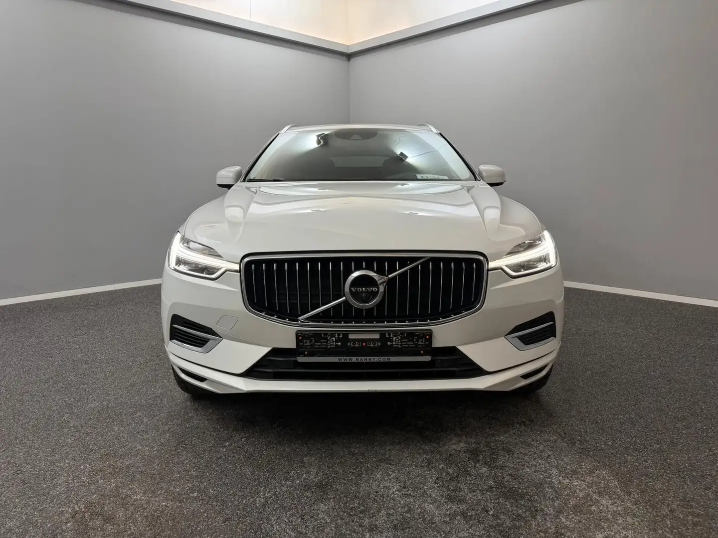 Volvo XC60 T6 INSCRIPTION*PANO*PILOT*360*20Z*AHK*STD-H Weiß - 2