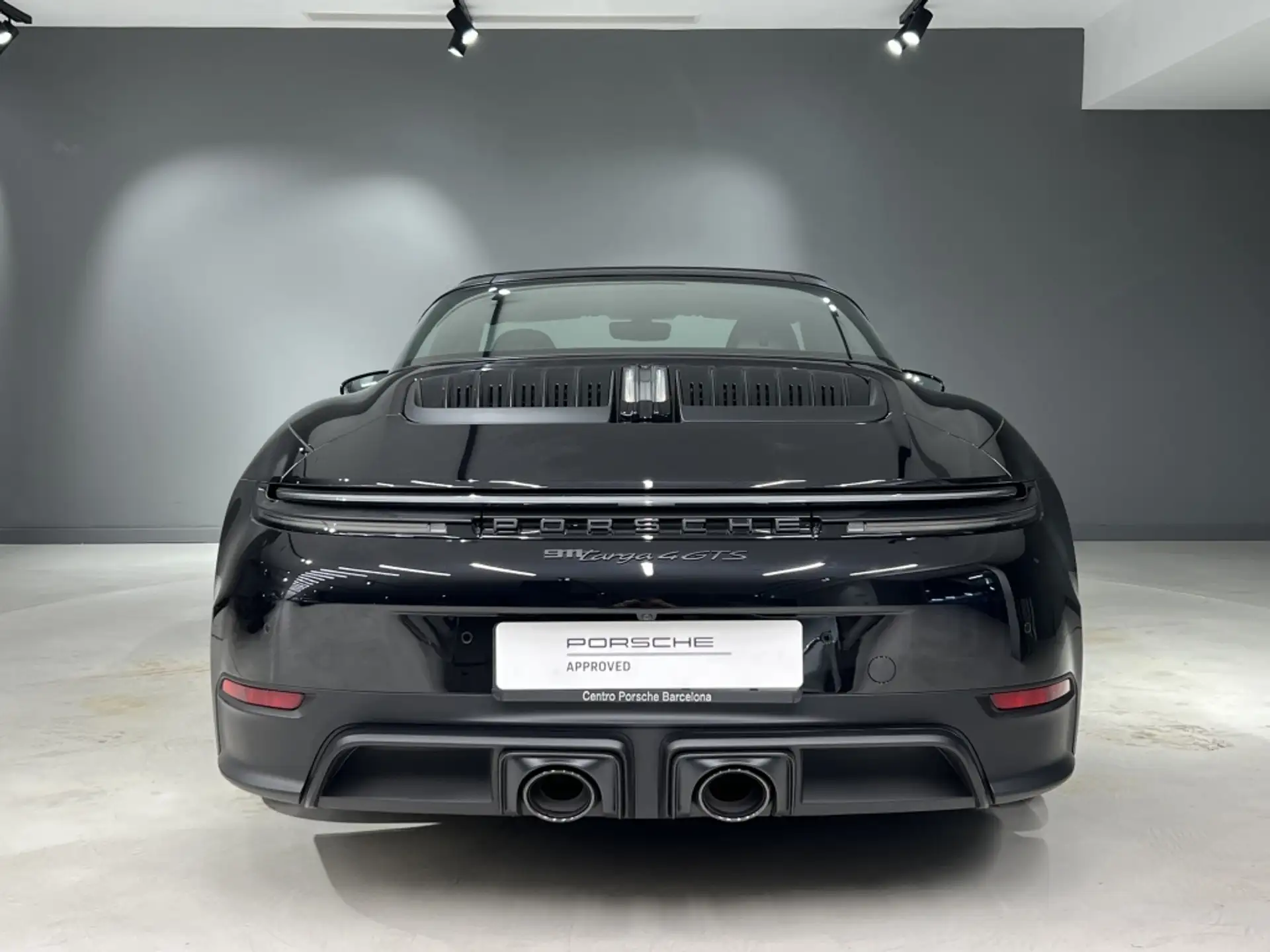포르쉐 911 Targa 4 GTS 2025 검정 사진 4