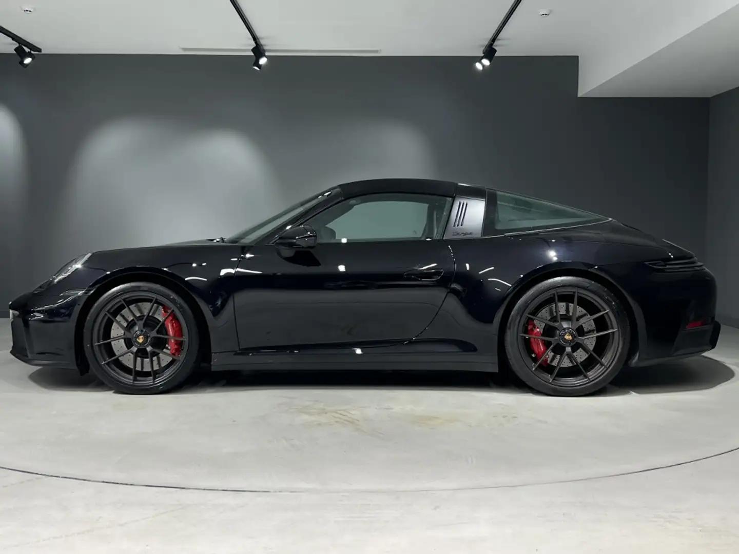 Porsche 992 Targa 4 GTS Negro - 2