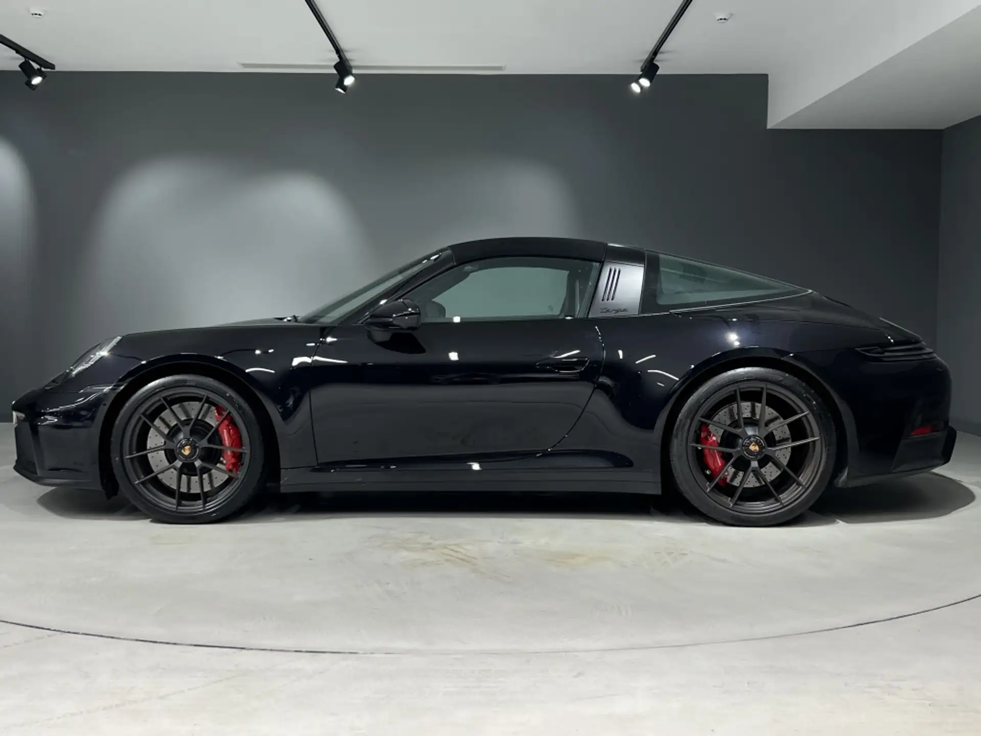 포르쉐 911 Targa 4 GTS 2025 검정 사진 2
