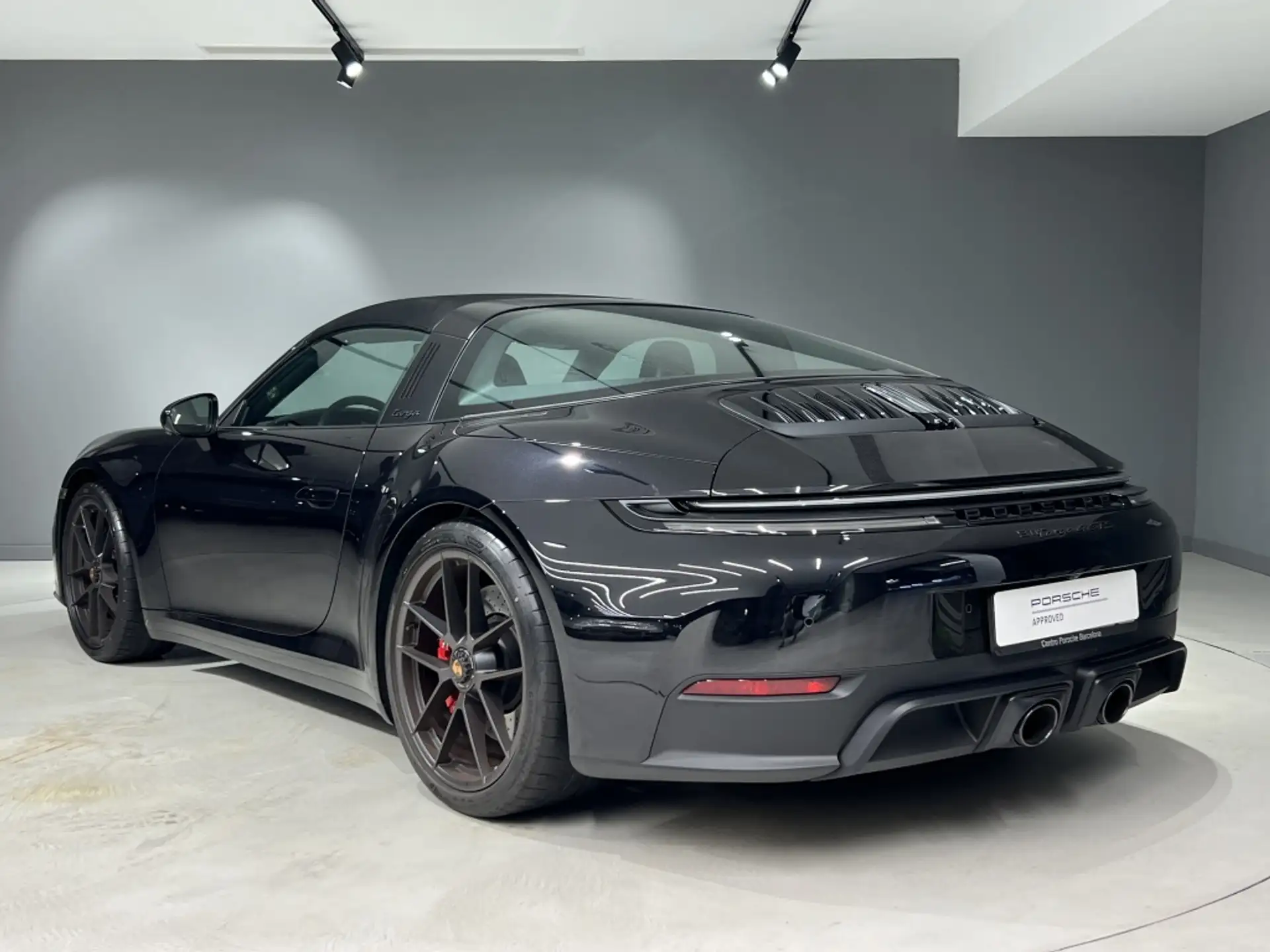 포르쉐 911 Targa 4 GTS 2025 검정 사진 3