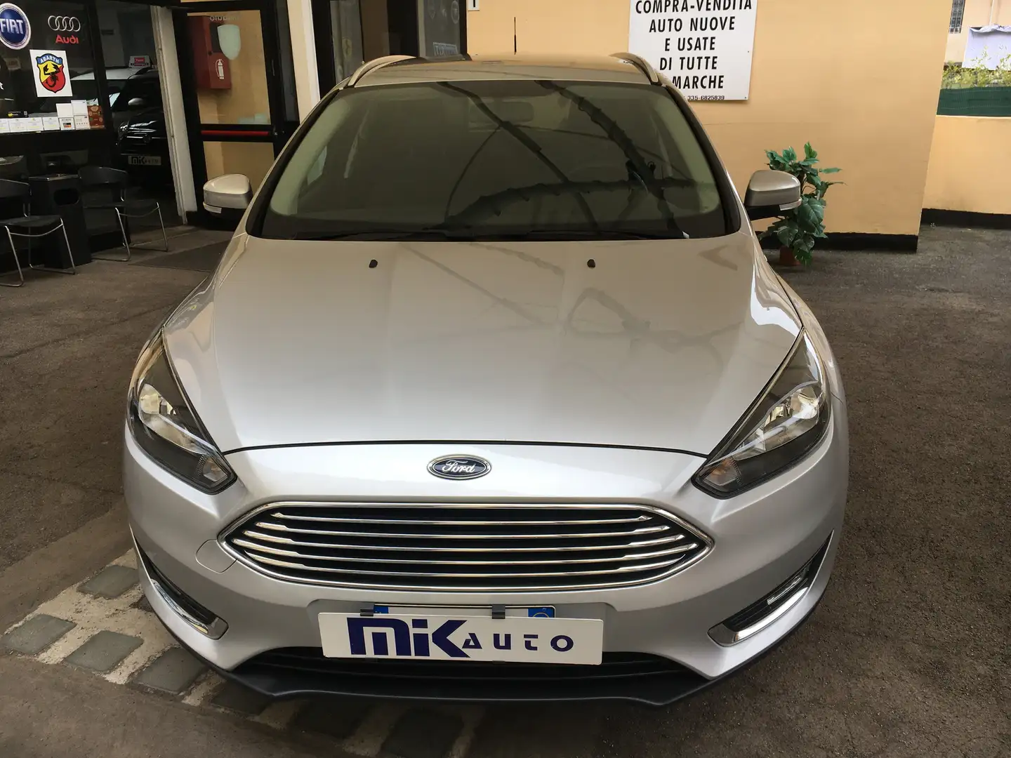 Ford Focus SW 1.0 ecoboost Titanium s Plateado - 2