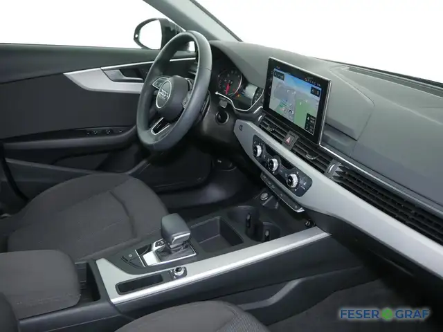 Audi A4 view 5