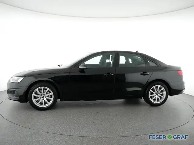 Audi A4 view 14