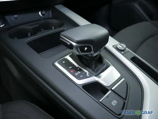 Audi A4 view 9