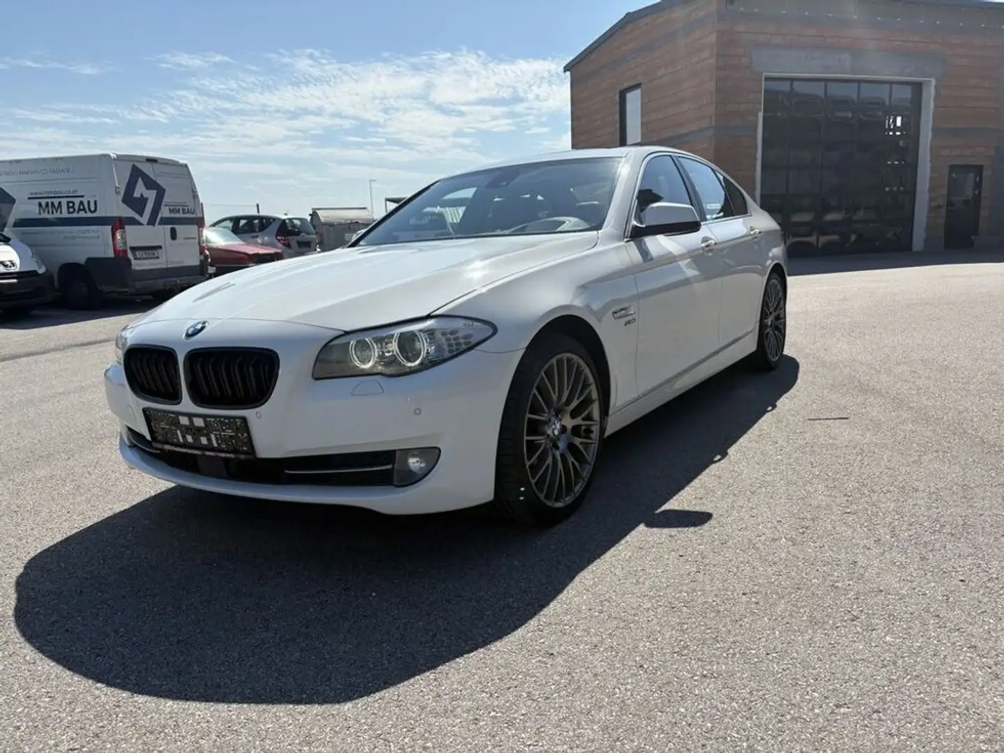 BMW 535 d xDrive,SoftClose,Rückfahrkamera... Weiß - 2