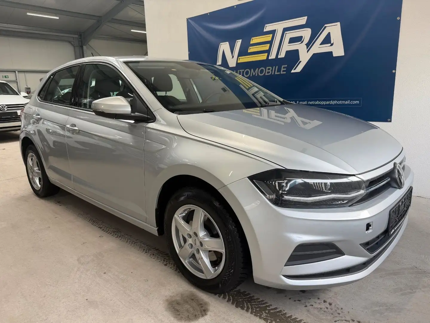 Volkswagen Polo VI Comfortline*LED*KLIMA*CARPLAY* Silber - 2