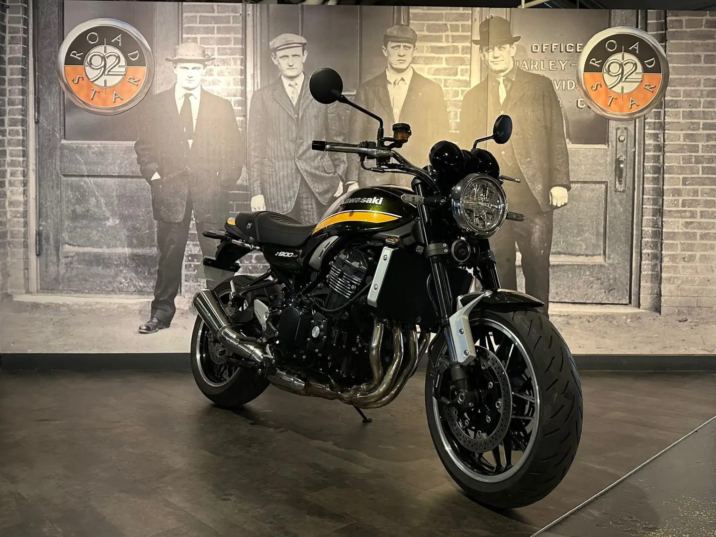Kawasaki Z900RS Vert - 2