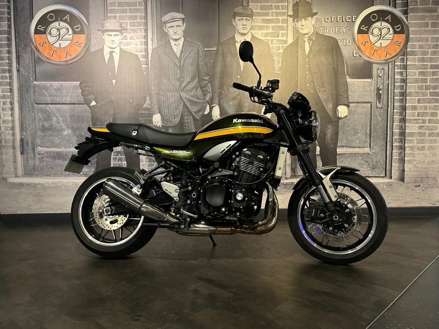 Kawasaki Z900RS Vert - 1
