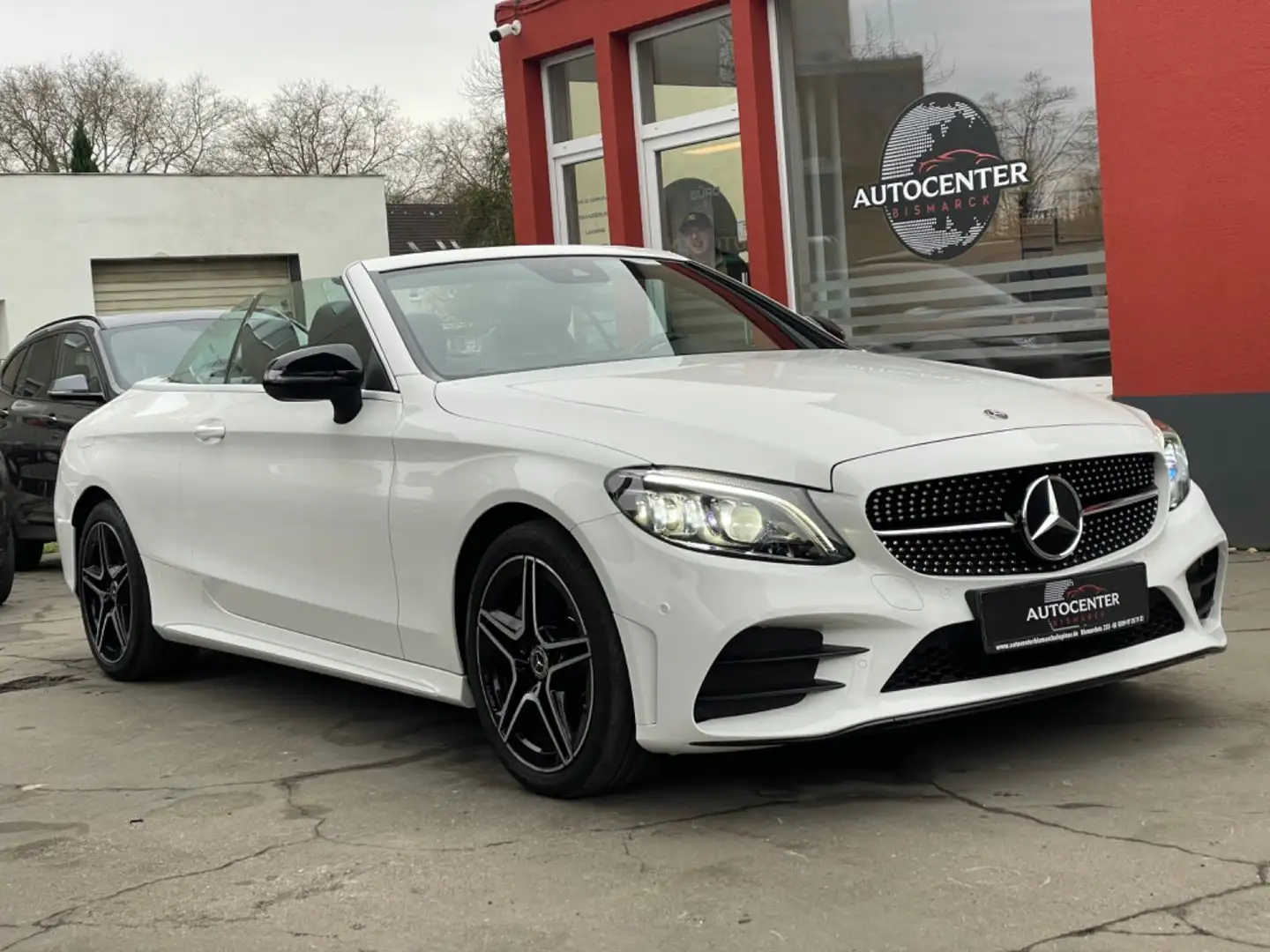 Mercedes-Benz C 200 Cabrio 9G-TRONIC*AMG-LINE*NIGHT-PAKET*LED* Weiß - 2