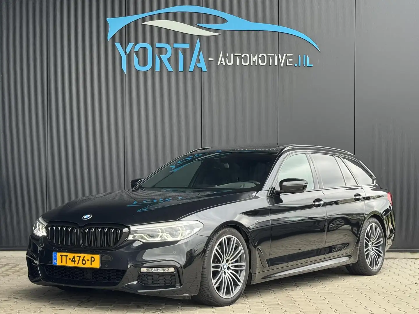 BMW 530 5-serie Touring 530i High Executive Zwart - 1