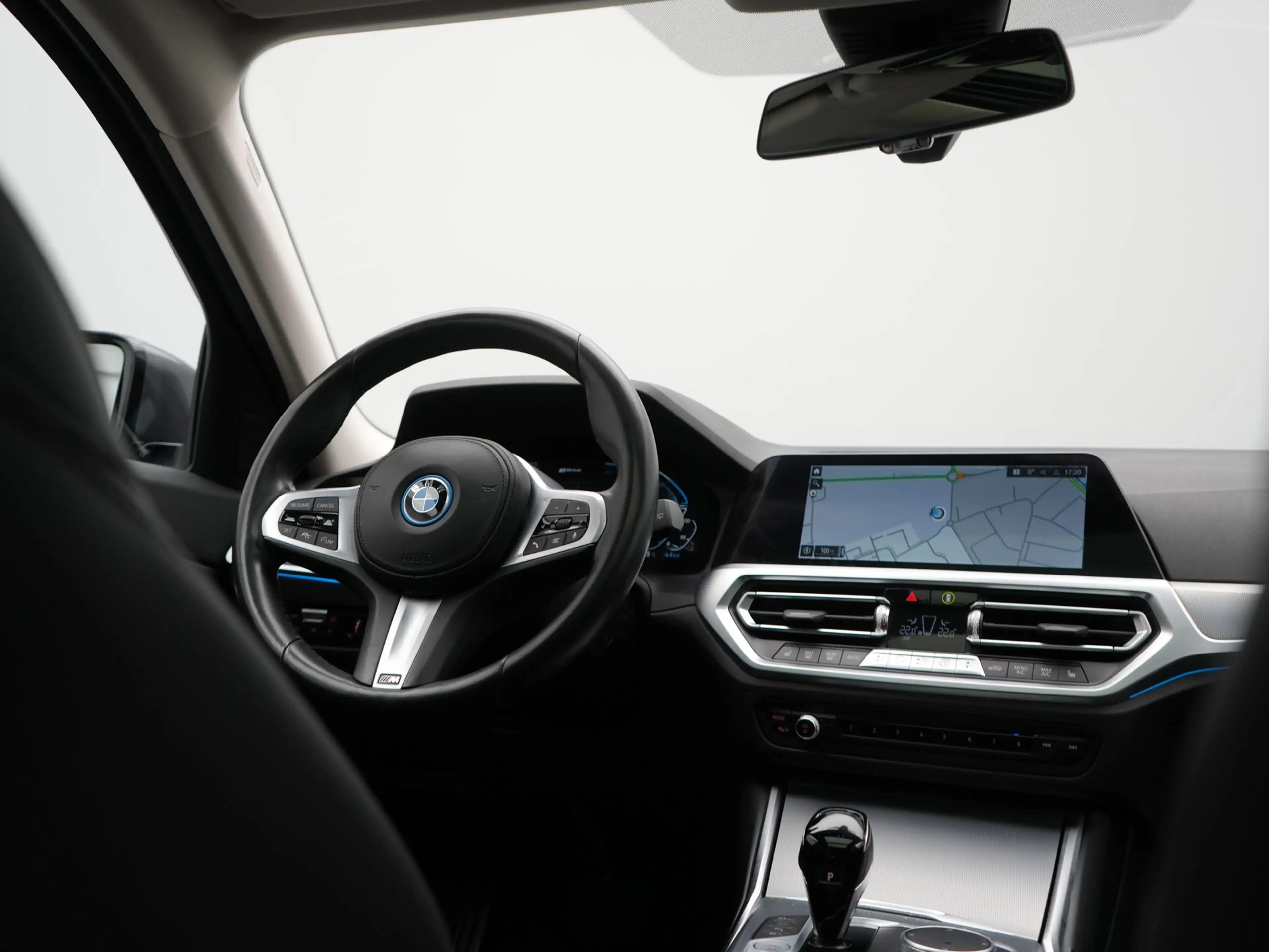 BMW 330 3-serie Touring 330e PHEV 293pk Dealer O.H. | Pano — photo 9