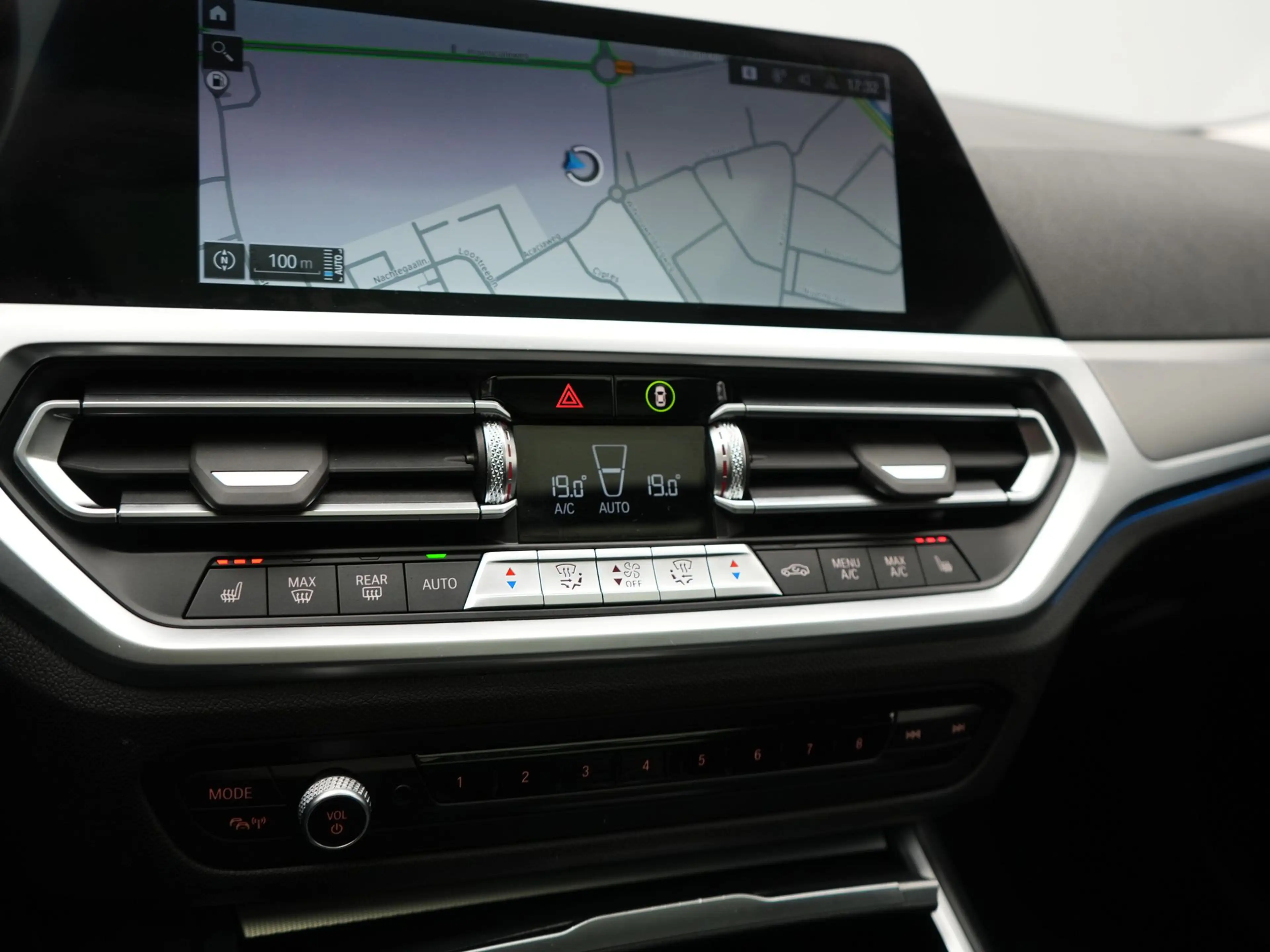 BMW 330 3-serie Touring 330e PHEV 293pk Dealer O.H. | Pano — photo 13