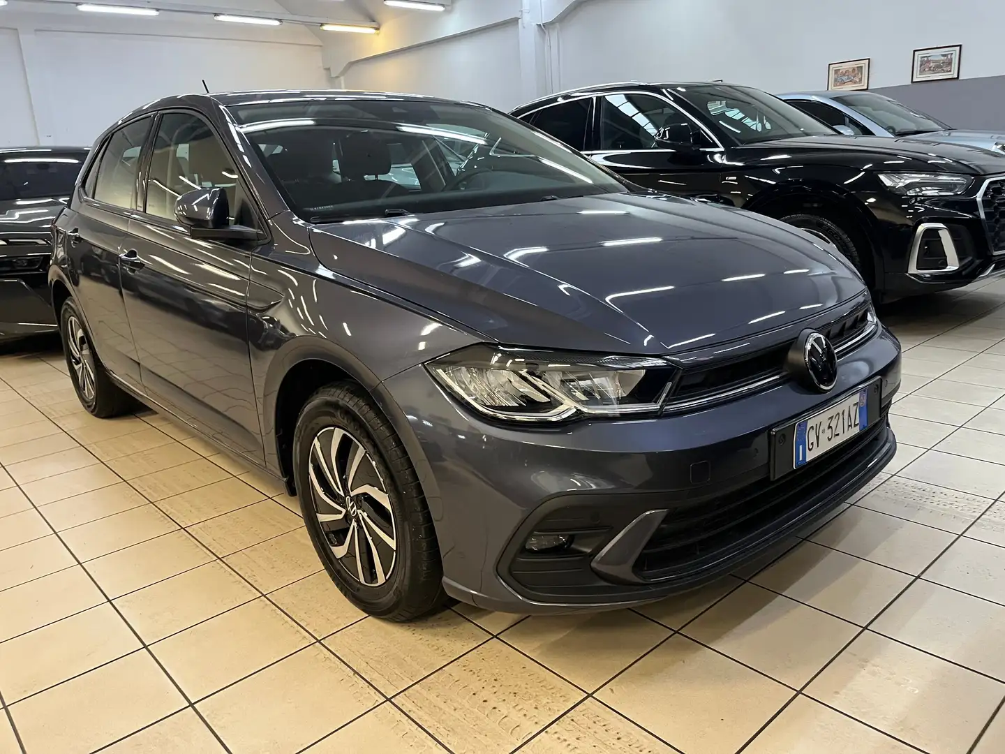 Volkswagen Polo Polo 1.0 tsi Life 95cv dsg Gris - 1