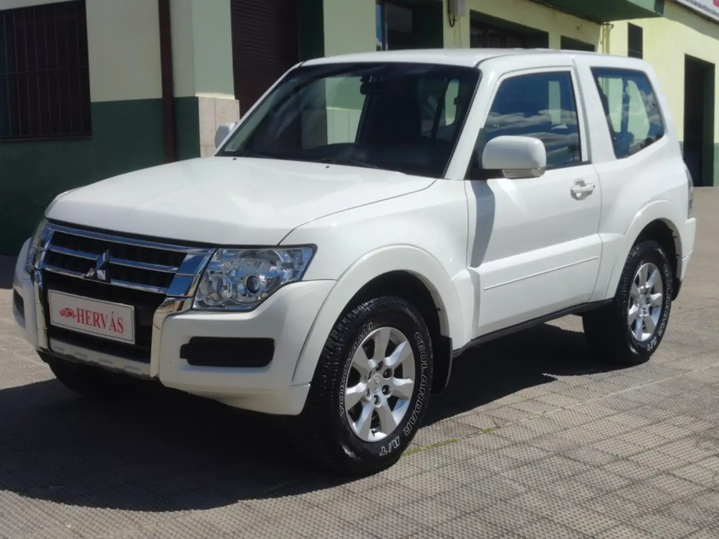 Mitsubishi Montero 3.2DI-D Spirit 5AT 190 Білий - 1