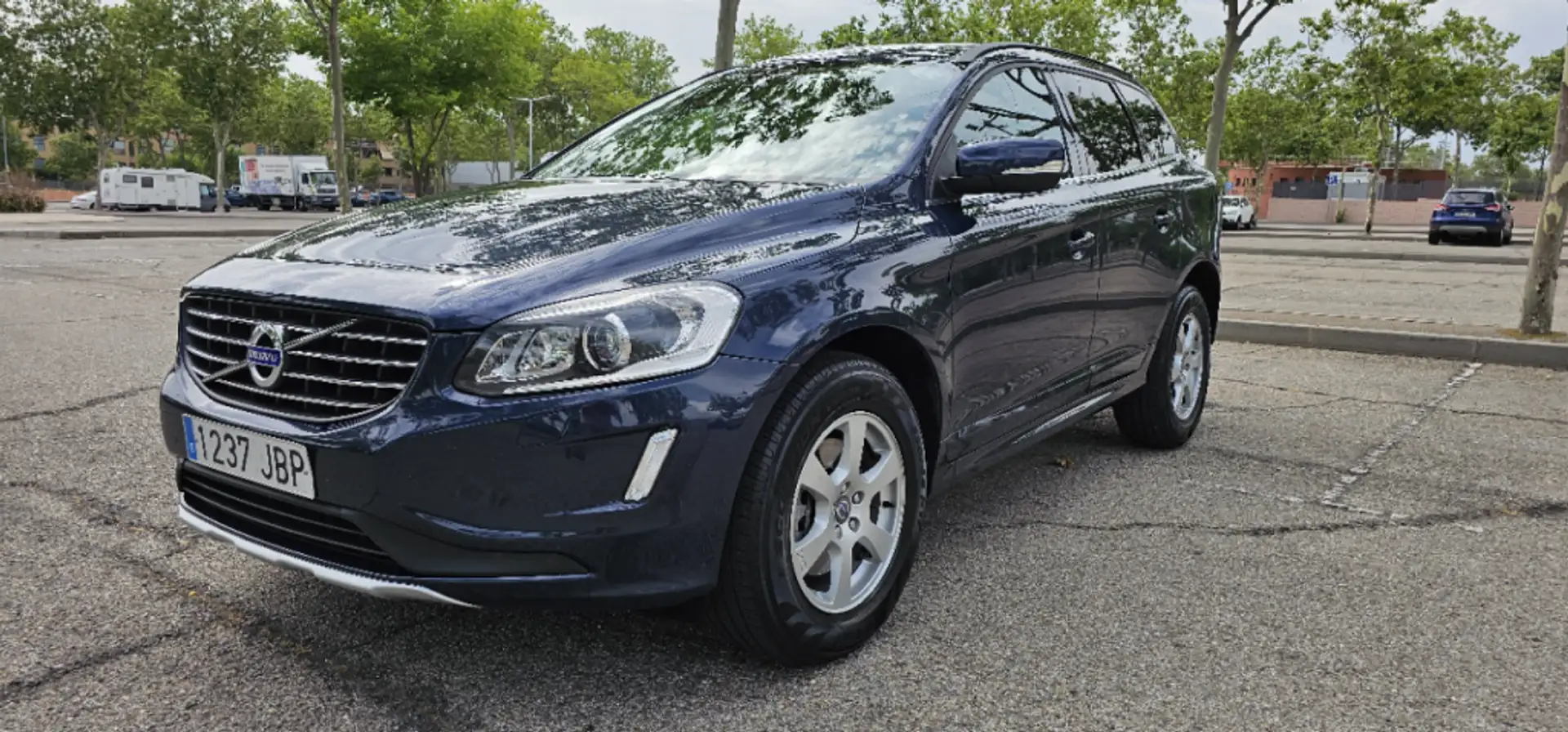 Volvo XC60 D4 R-Design Momentum Aut. 181 Azul - 1