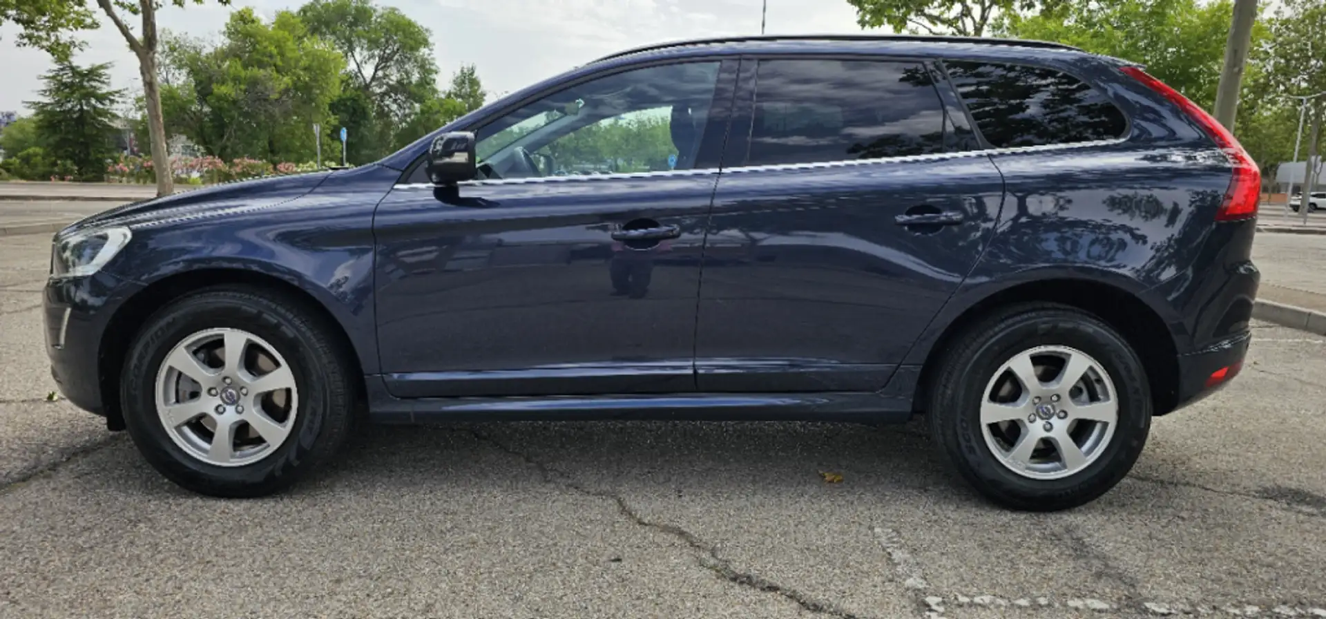 Volvo XC60 D4 R-Design Momentum Aut. 181 Azul - 2