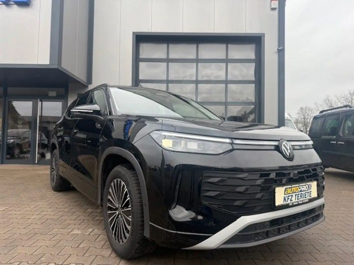 Volkswagen Tayron 2.0 TDI 142 kW Allrad ACC LED SHZ AHK 7 S Noir - 1