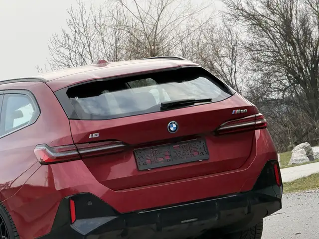 BMW i5 M60 Touring xDrive 81,2kWh Ansicht 8