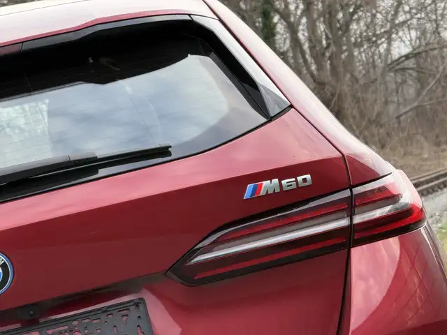 BMW i5 M60 Touring xDrive 81,2kWh Ansicht 9