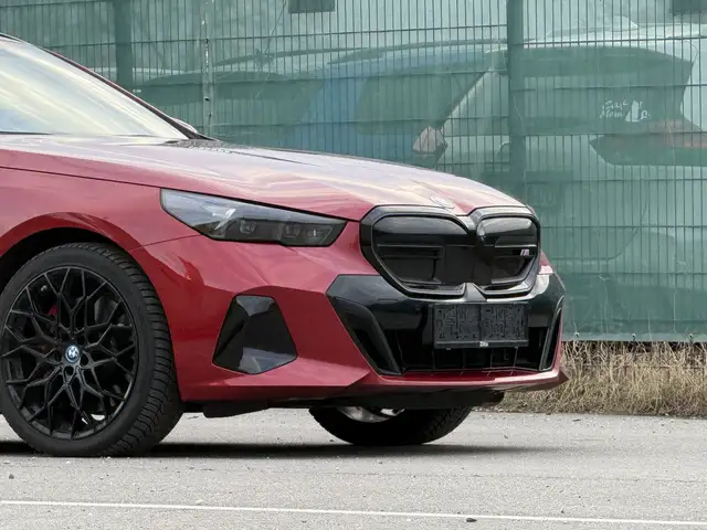 BMW i5 M60 Touring xDrive 81,2kWh Ansicht 5