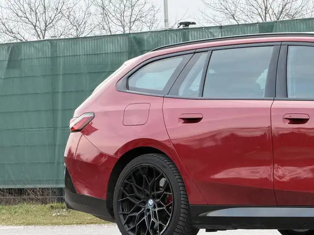 BMW i5 M60 Touring xDrive 81,2kWh Ansicht 6