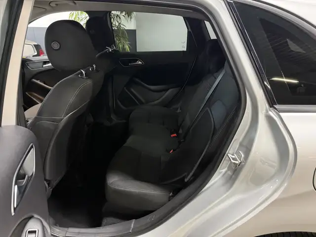 Mercedes-Benz B-Class view 8