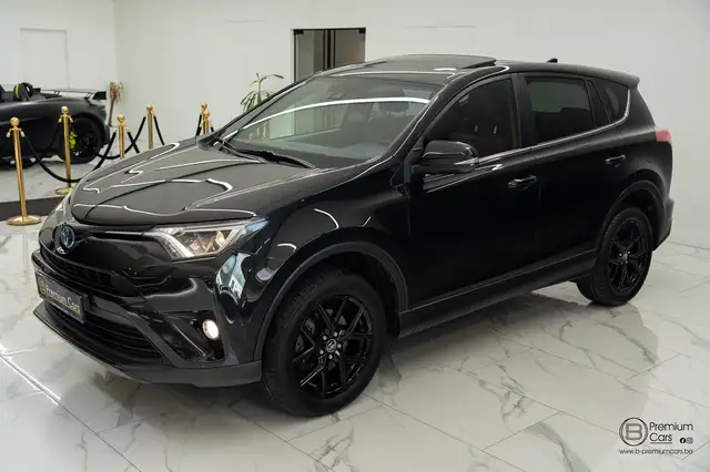 Toyota RAV4 view 3