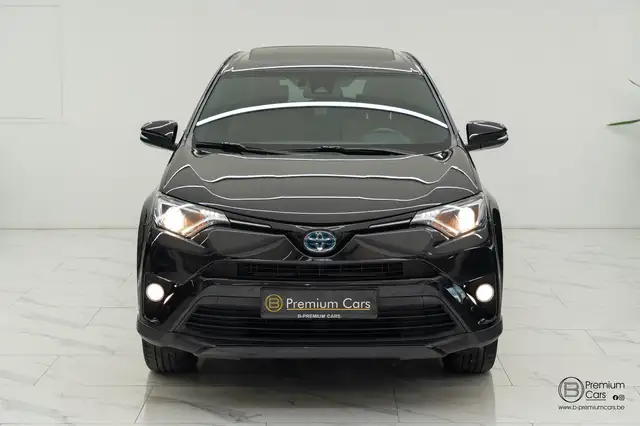 Toyota RAV4 view 4