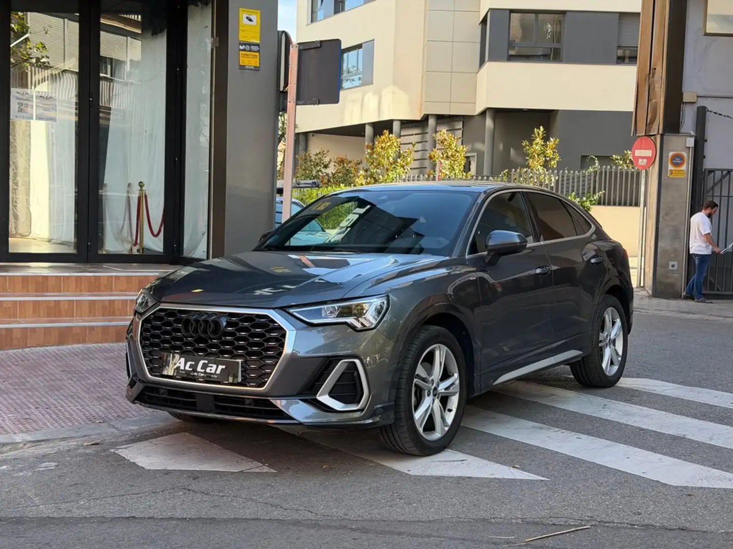Audi Q3 35 TFSI 110kW (150CV) S tronic S Line Gris - 2