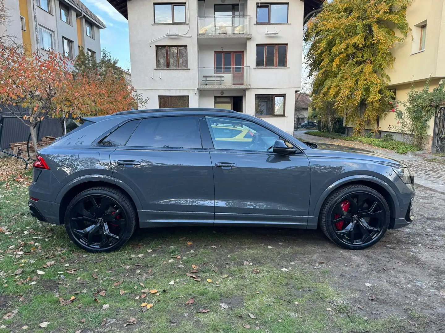 Audi RS Q8 /AHK/STHZG/B&O/Keram/Pano/23'/Matrix/HUD/ Grau - 2