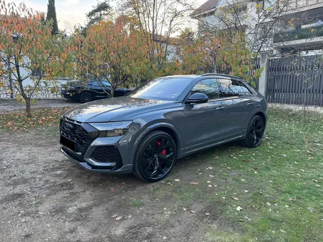 Audi RS Q8 /AHK/STHZG/B&O/Keram/Pano/23'/Matrix/HUD/