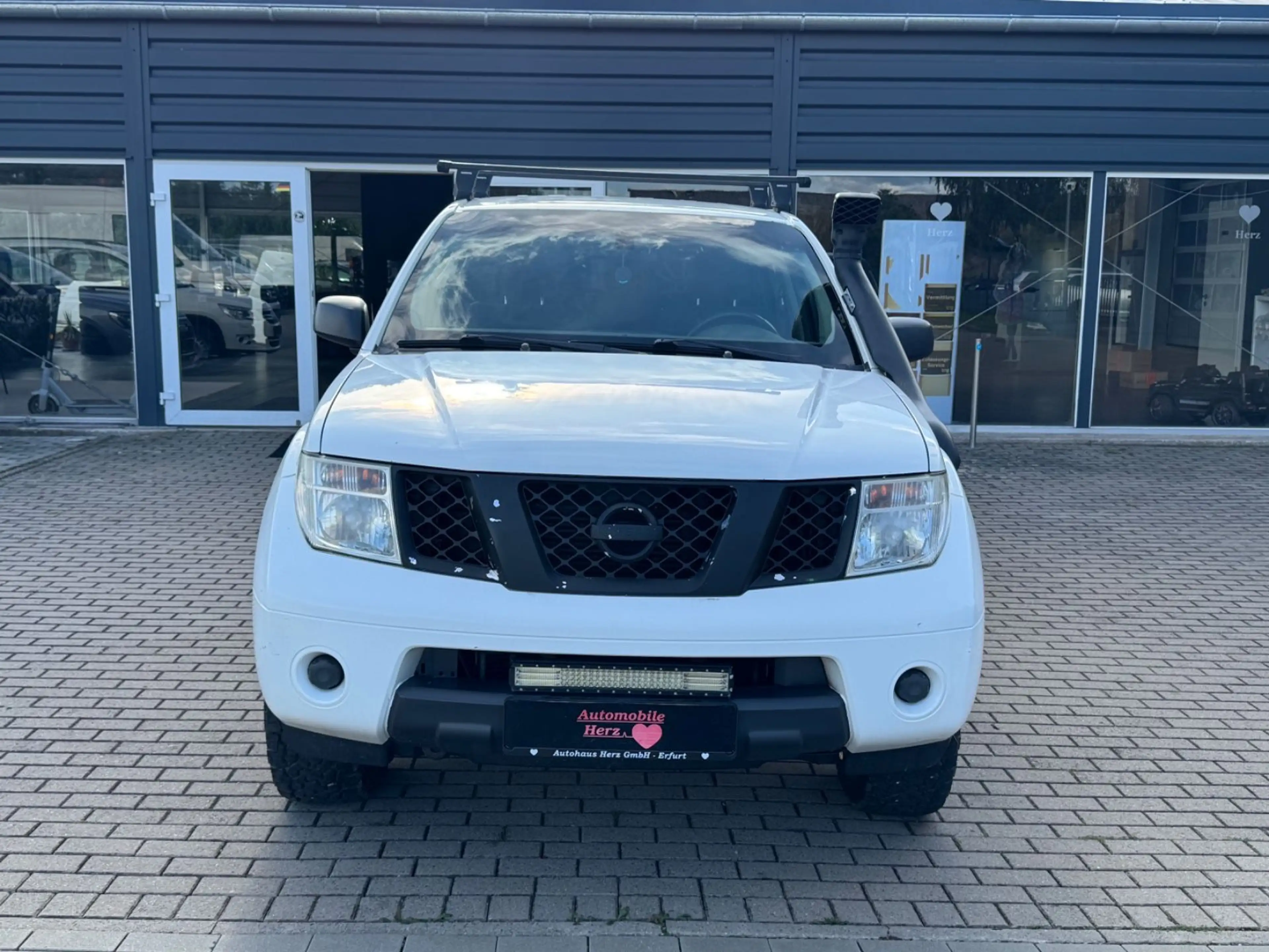 Nissan Pathfinder 2,5 dCi Plus*Allrad*7Sitzer*AHK — photo 2