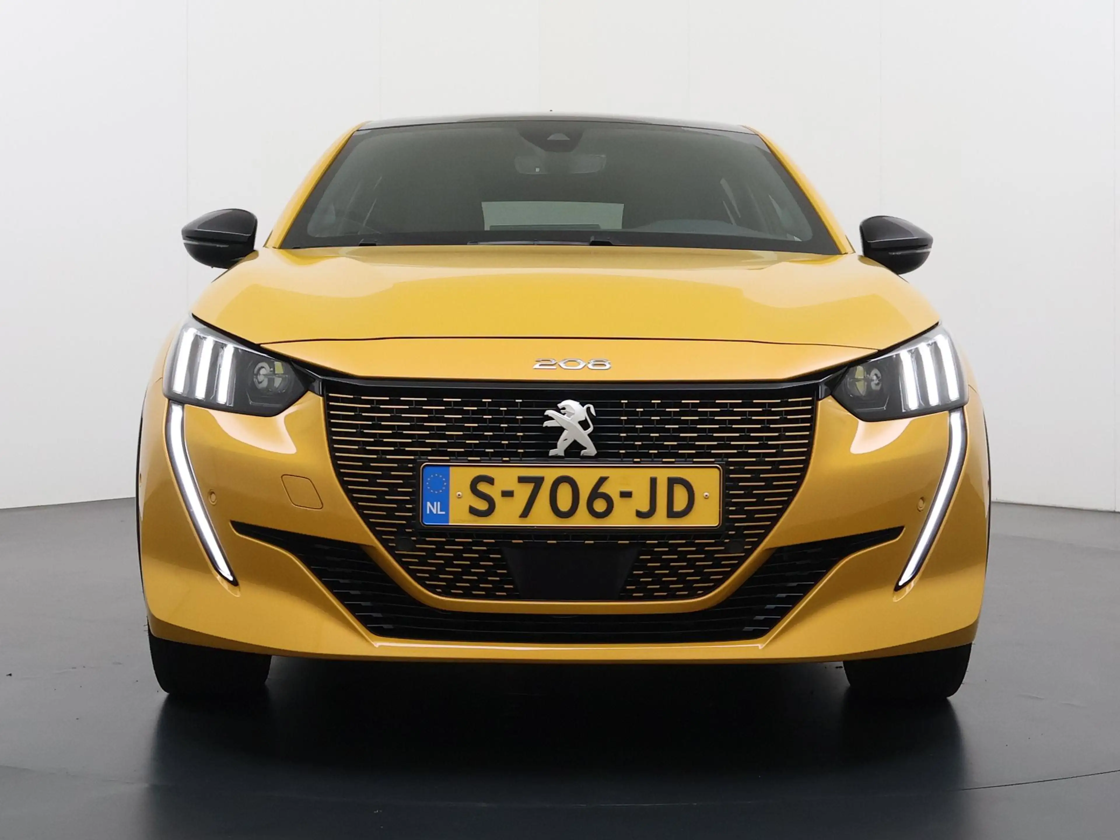 Peugeot e-208 GT 50 kWh 136pk | Navigatie | Panorama dak | Stoel — photo 3